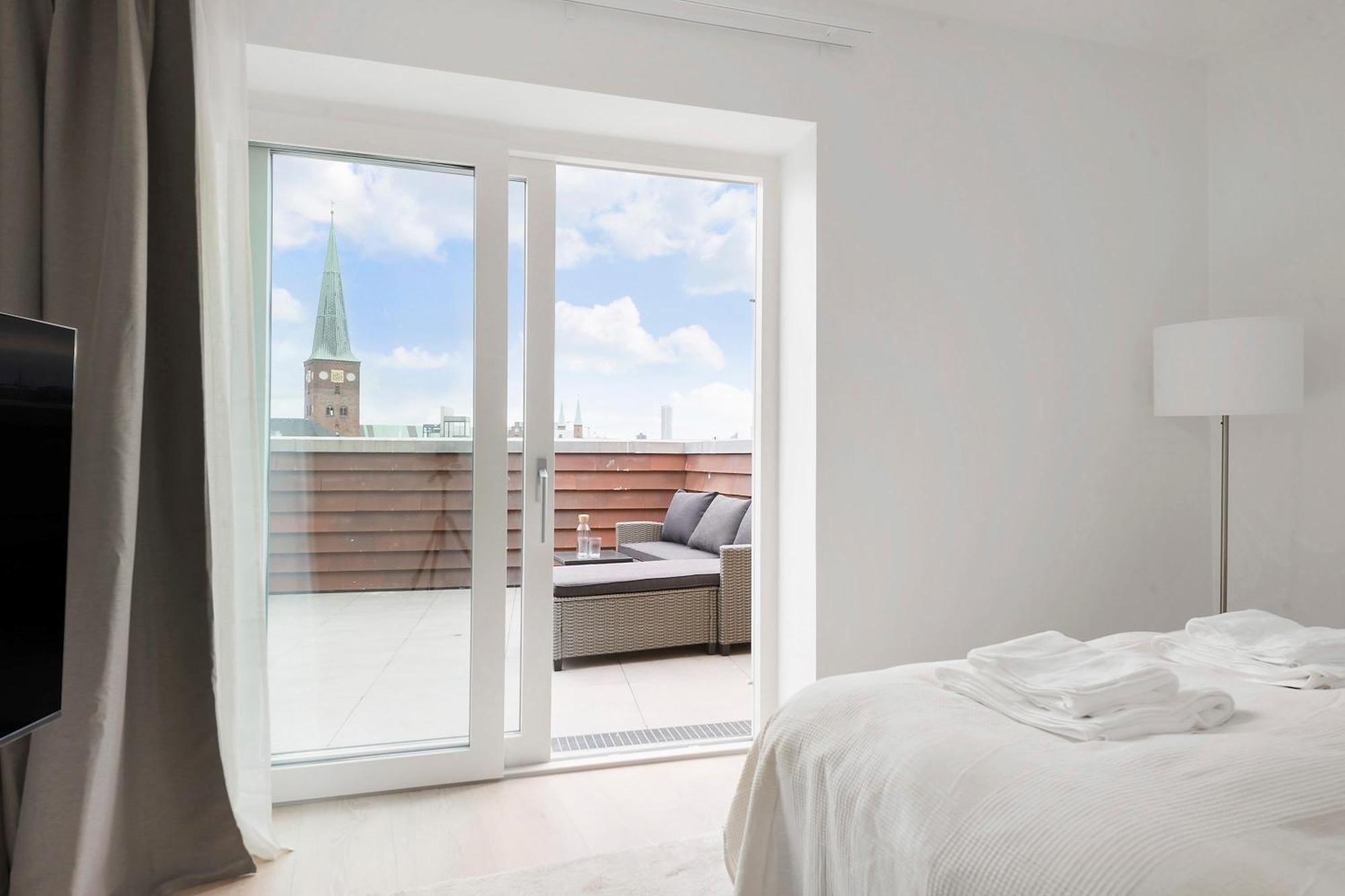 Grand Penthouse With Private Rooftop Terrace * Århus