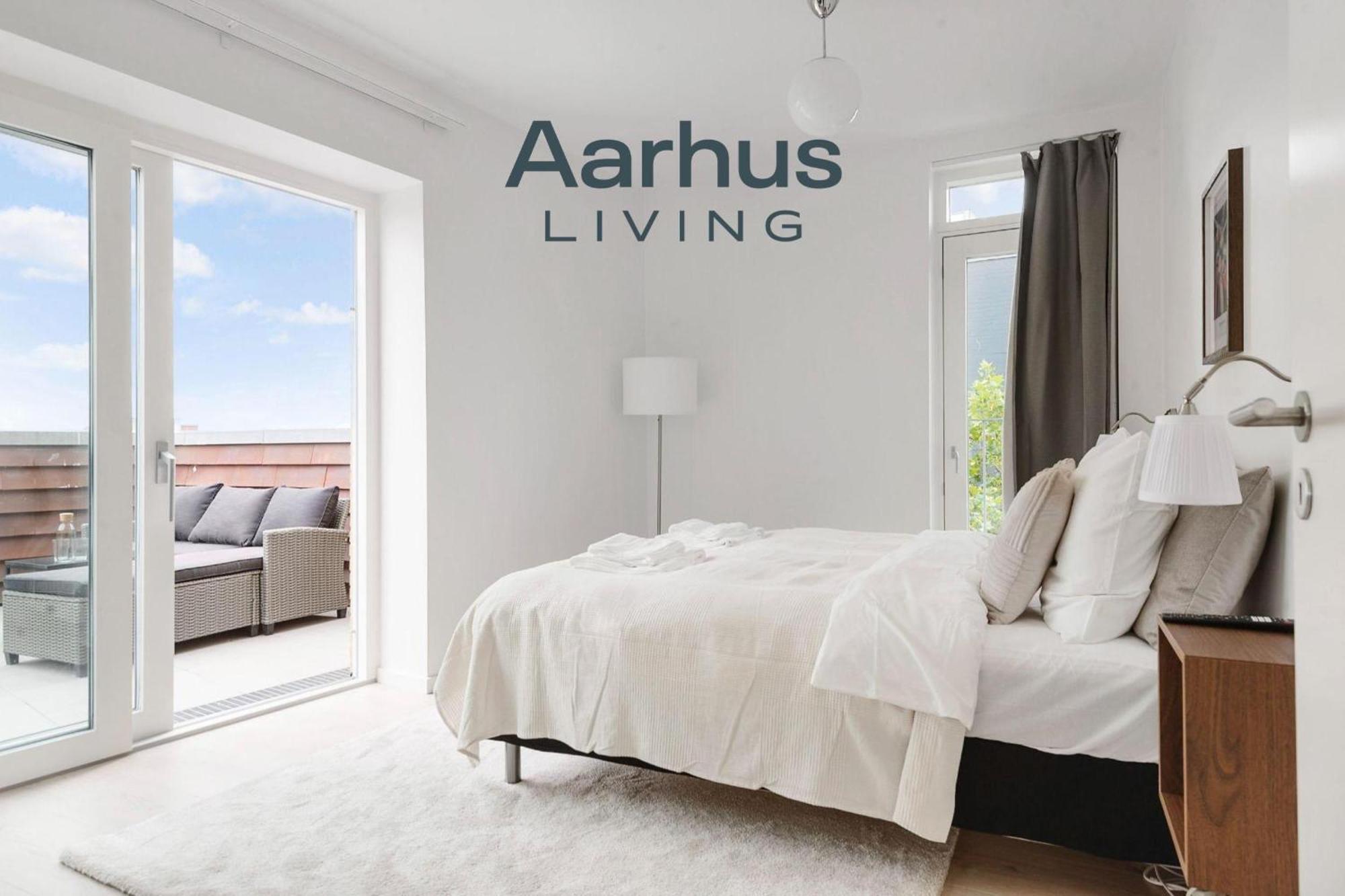 Grand Penthouse With Private Rooftop Terrace * Århus